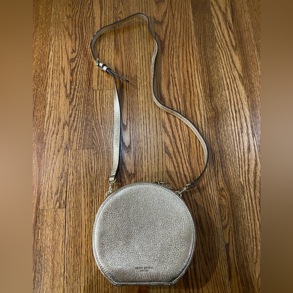 Henri Bendel Circle Crossbody: Gold (Like New!)